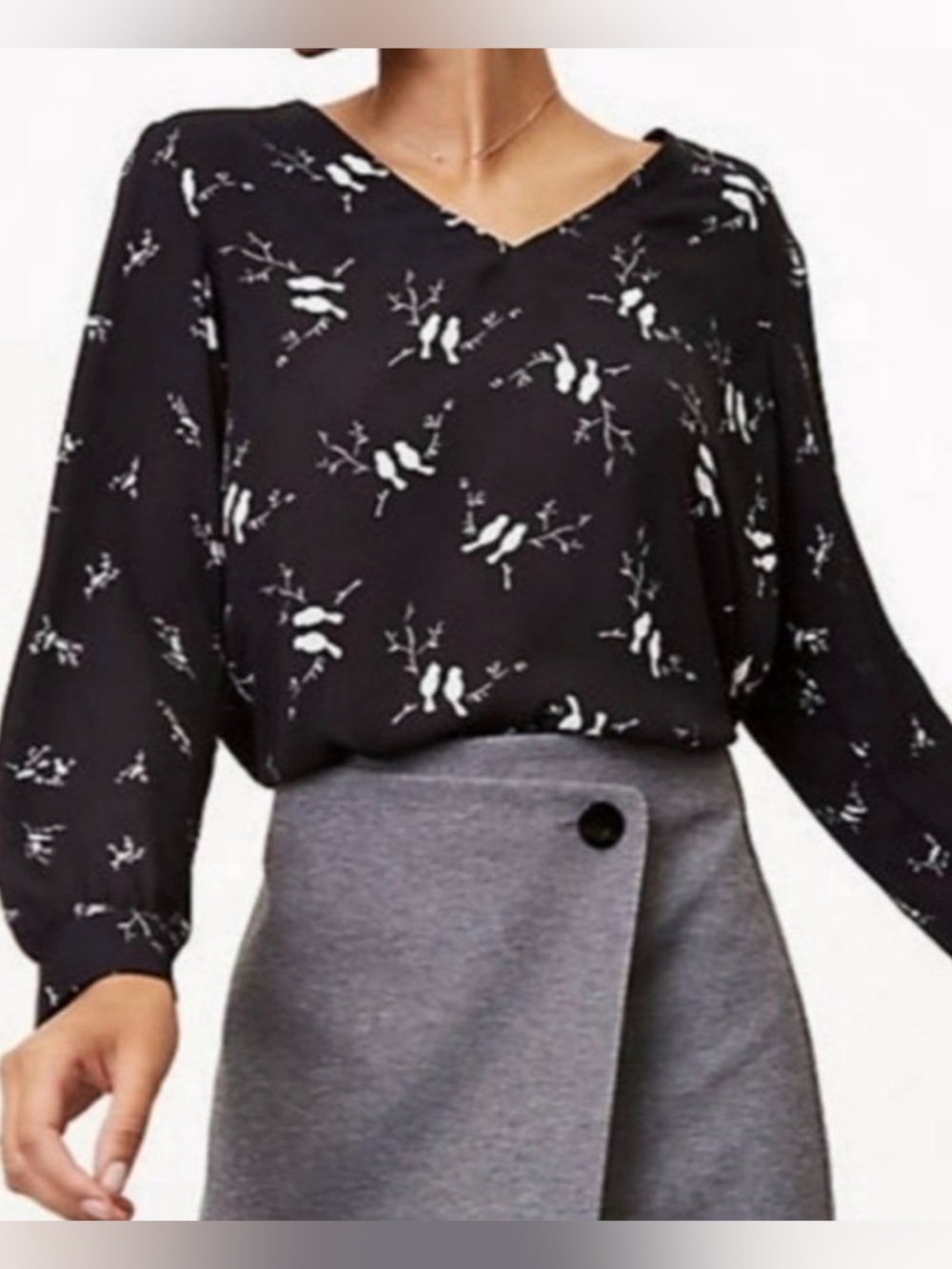 LOFT XS Black Bird-Print V-Neck Long-Sleeve Blouse